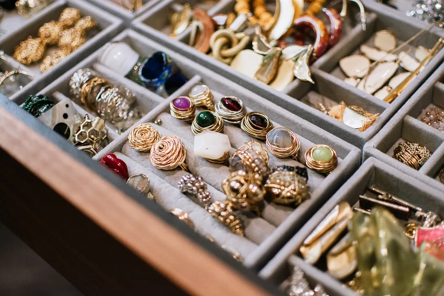 black and sigi jewellery storage ideas