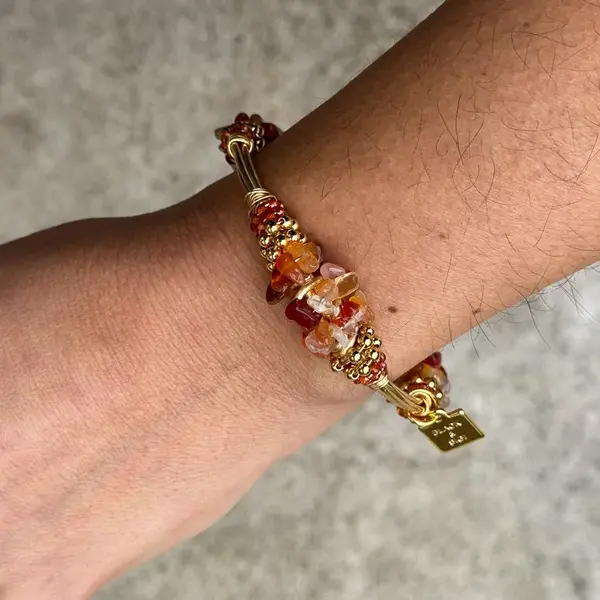 Cluster Carnelian Bangle Gold - Image 3