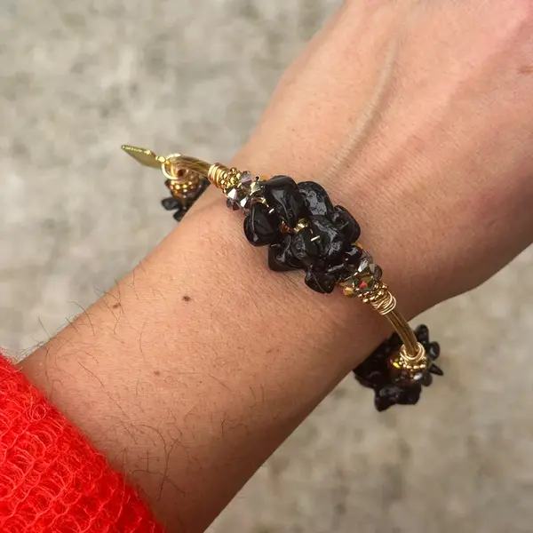 Cluster Onyx Bangle Gold - Image 2