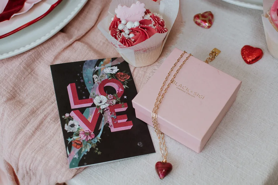 Small Things SHared : A modern Valentinees